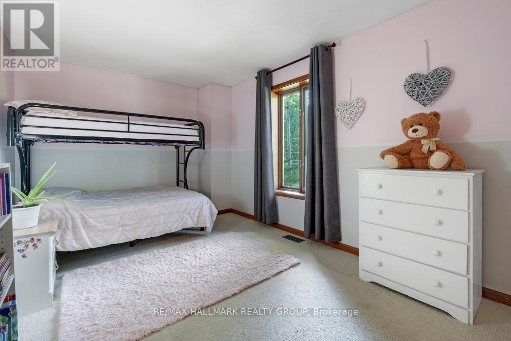 5498 Edgewater Drive, Ottawa, Ontario  K4M 1B4 - Photo 22 - X12401161
