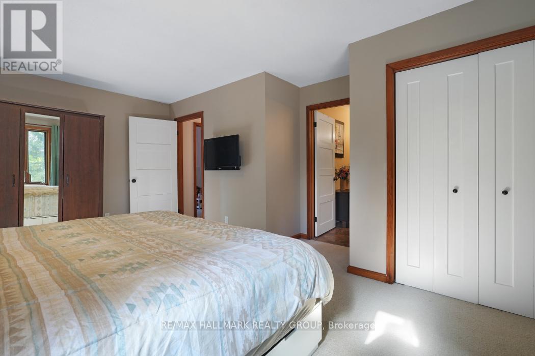 5498 Edgewater Drive, Ottawa, Ontario  K4M 1B4 - Photo 25 - X12401161