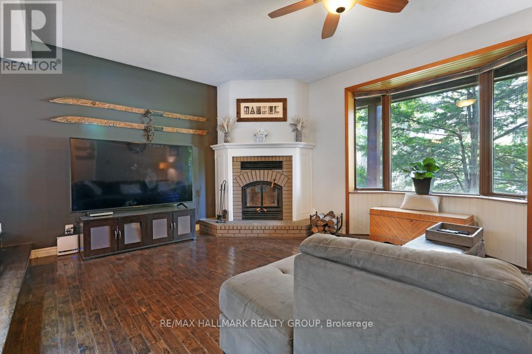 5498 Edgewater Drive, Ottawa, Ontario  K4M 1B4 - Photo 6 - X12401161