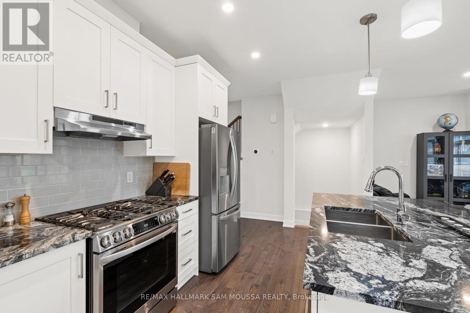 33 Mac Beattie Drive, Arnprior, Ontario  K7S 0J3 - Photo 13 - X12401183