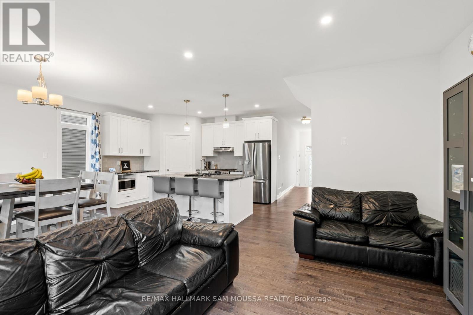 33 Mac Beattie Drive, Arnprior, Ontario  K7S 0J3 - Photo 18 - X12401183