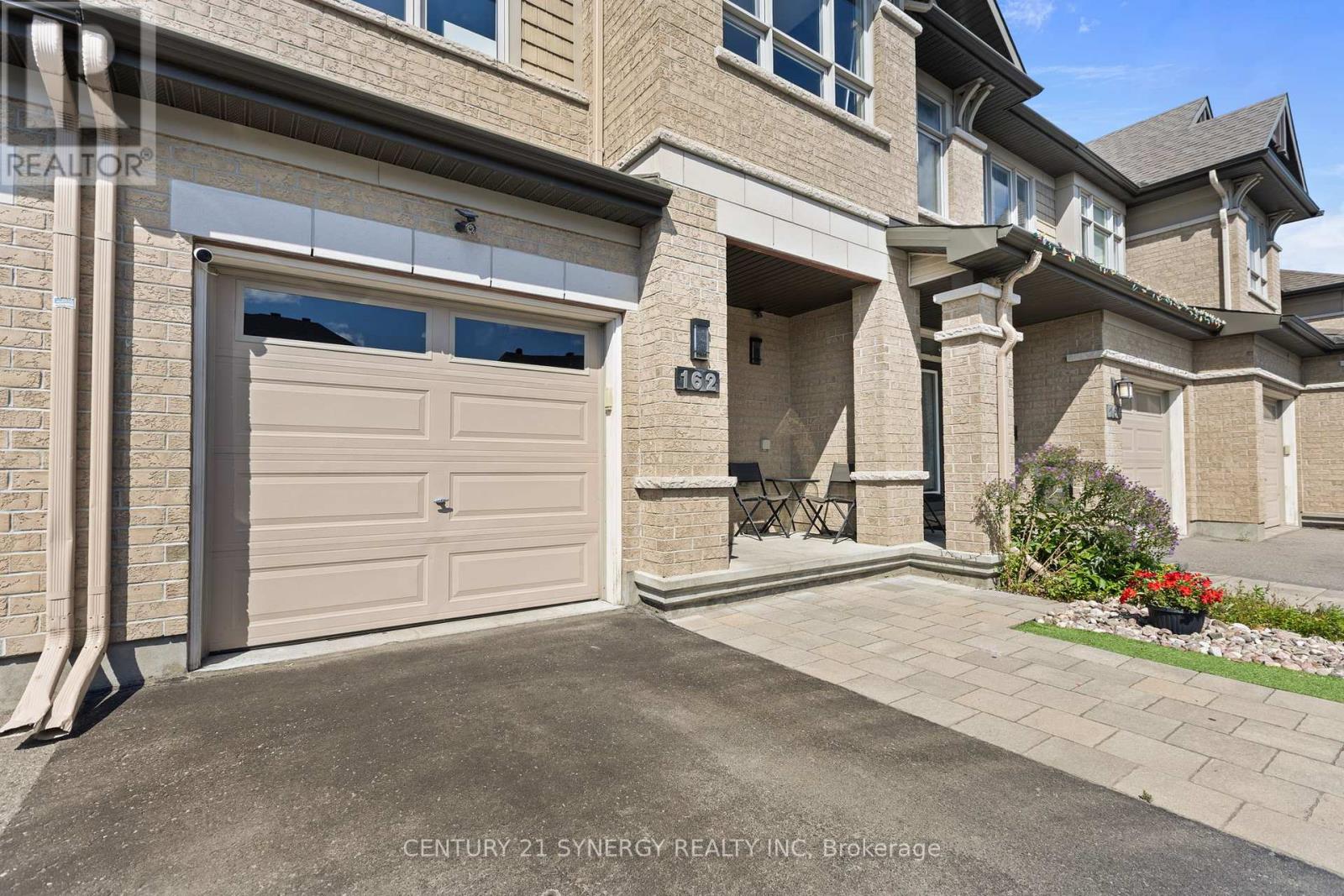 162 Popplewell Crescent, Ottawa, Ontario  K2J 5P7 - Photo 2 - X12401275