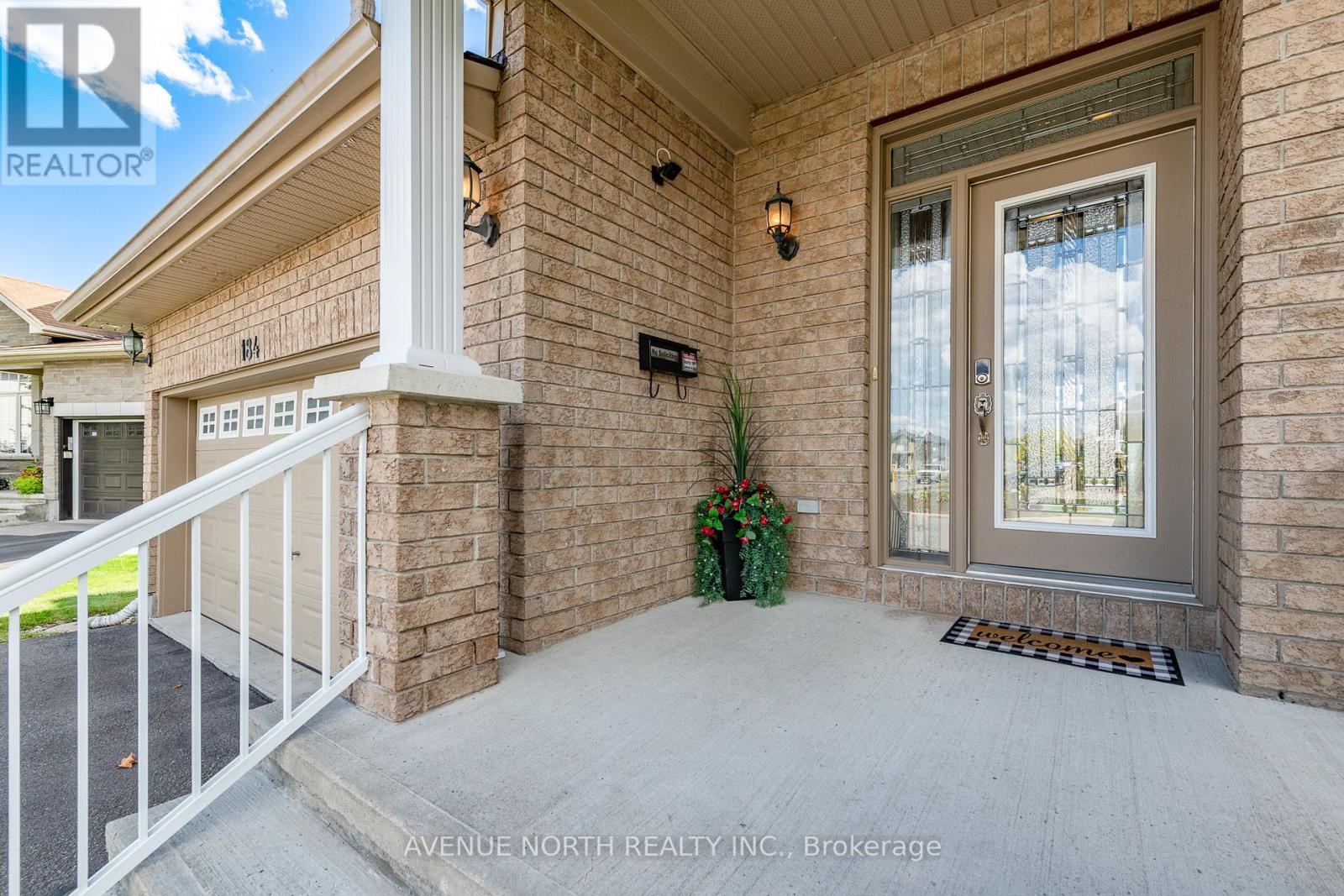 184 Felicity Crescent, Ottawa, Ontario  K1W 0C2 - Photo 2 - X12401297