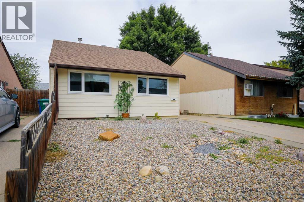 Property at 1121 St David Road N image 1
