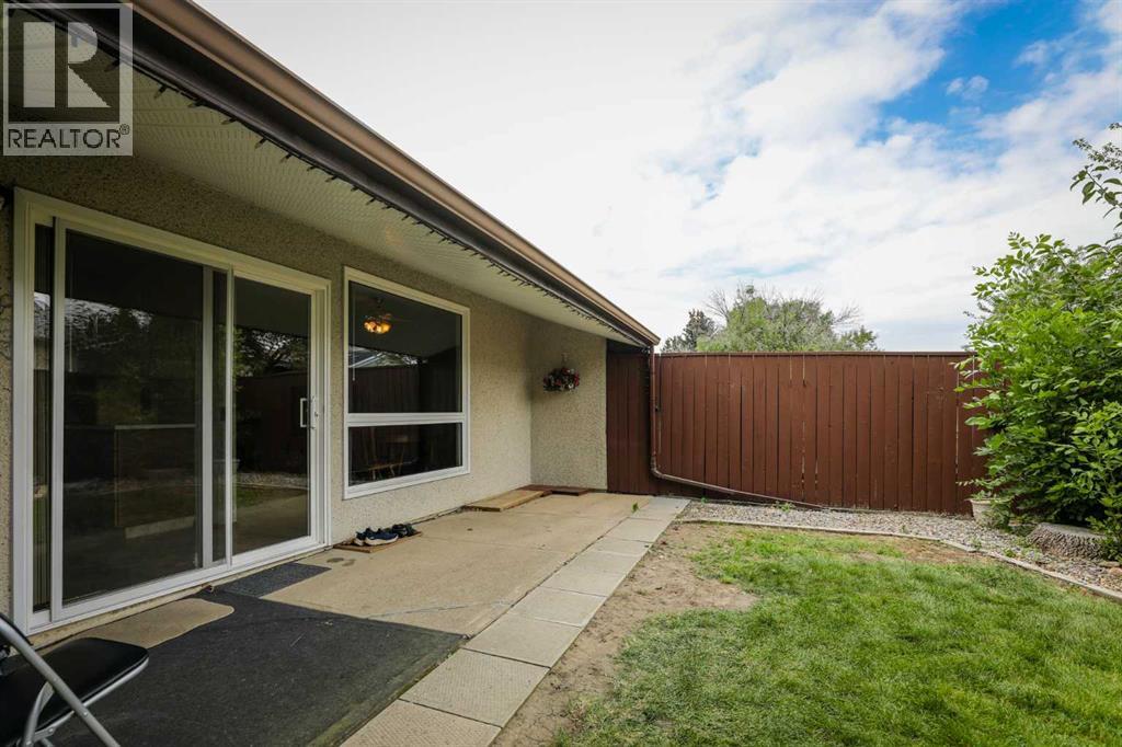 Property at 1121 St David Road N image 3