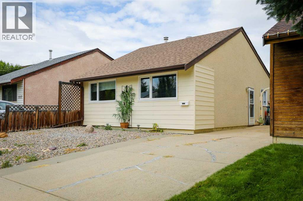 Property at 1121 St David Road N image 2