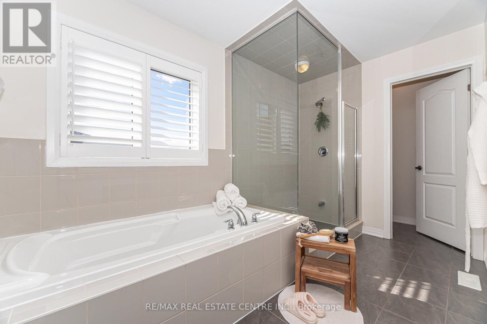 61 Drew Brown Boulevard, Orangeville, Ontario  L9W 6Z4 - Photo 42 - W12401103