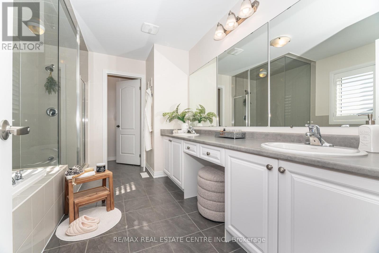 61 Drew Brown Boulevard, Orangeville, Ontario  L9W 6Z4 - Photo 43 - W12401103