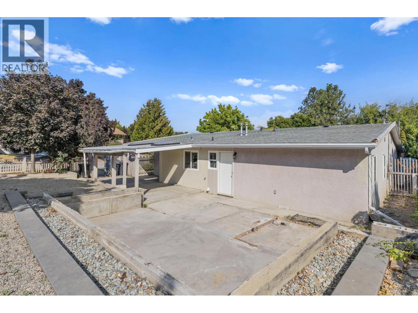 2431 Bering Road West Kelowna Photo 35