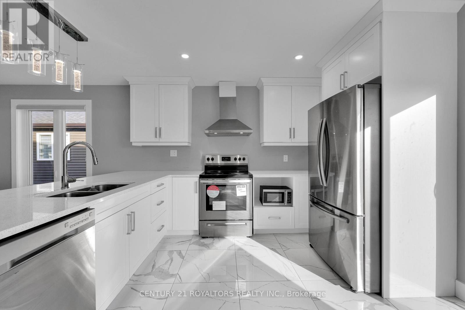 802 Keil Drive, Chatham-Kent, Ontario  N7M 0T4 - Photo 15 - X12401114