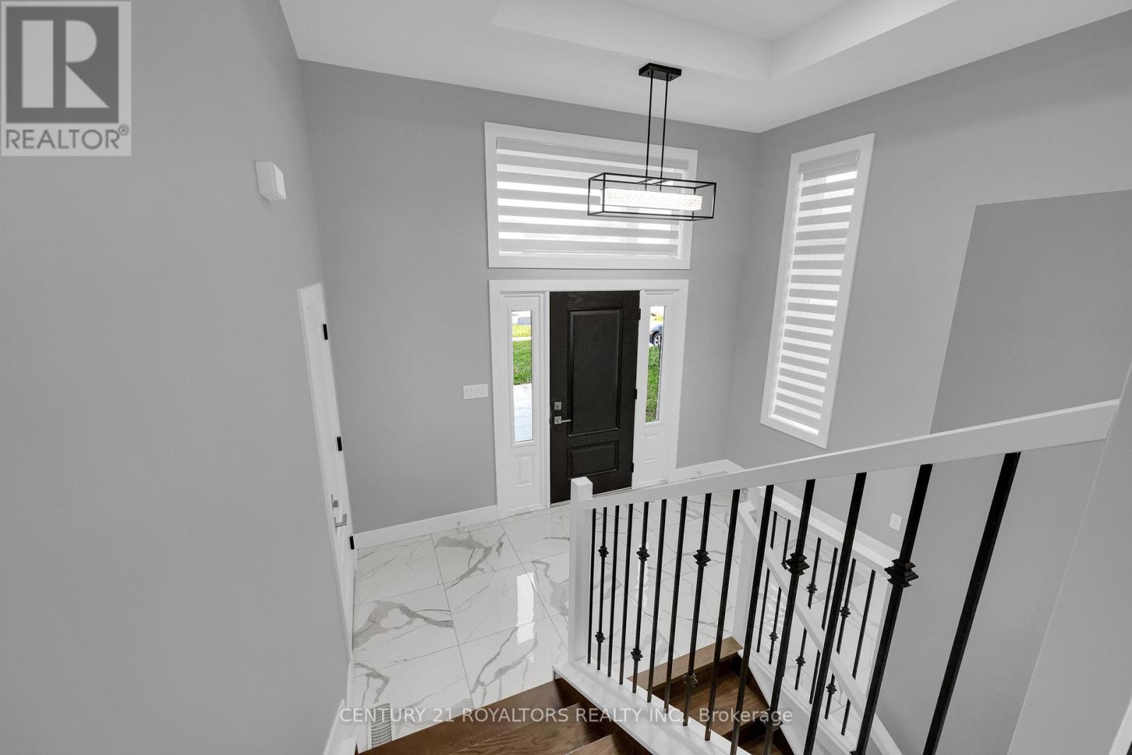 802 Keil Drive, Chatham-Kent, Ontario  N7M 0T4 - Photo 4 - X12401114