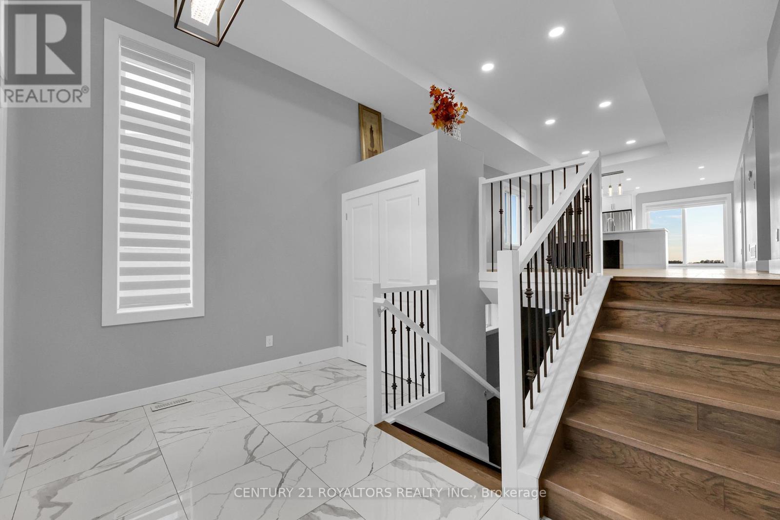 802 Keil Drive, Chatham-Kent, Ontario  N7M 0T4 - Photo 5 - X12401114
