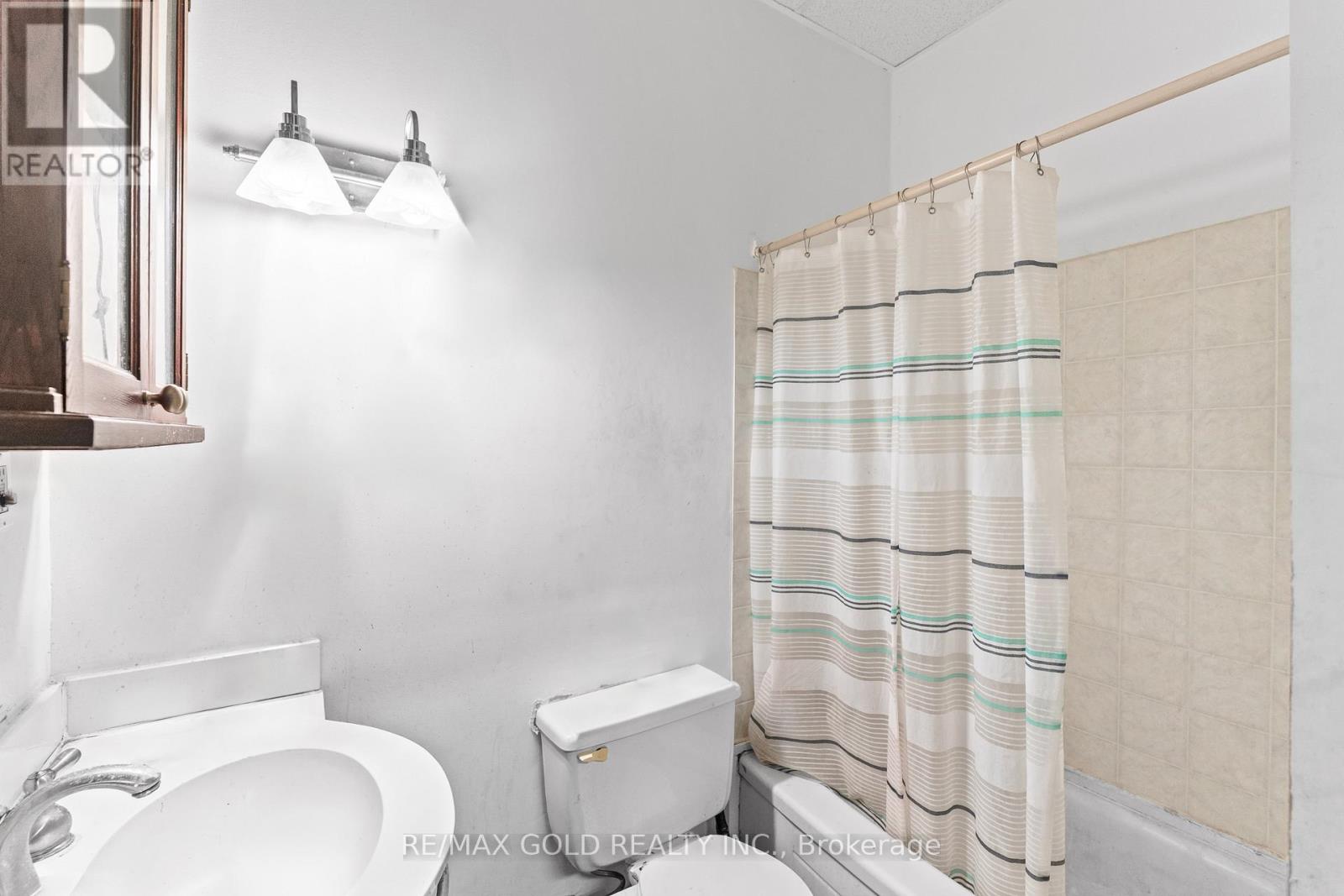 5899 Main Street, Niagara Falls, Ontario  L2G 5Z7 - Photo 37 - X12401142