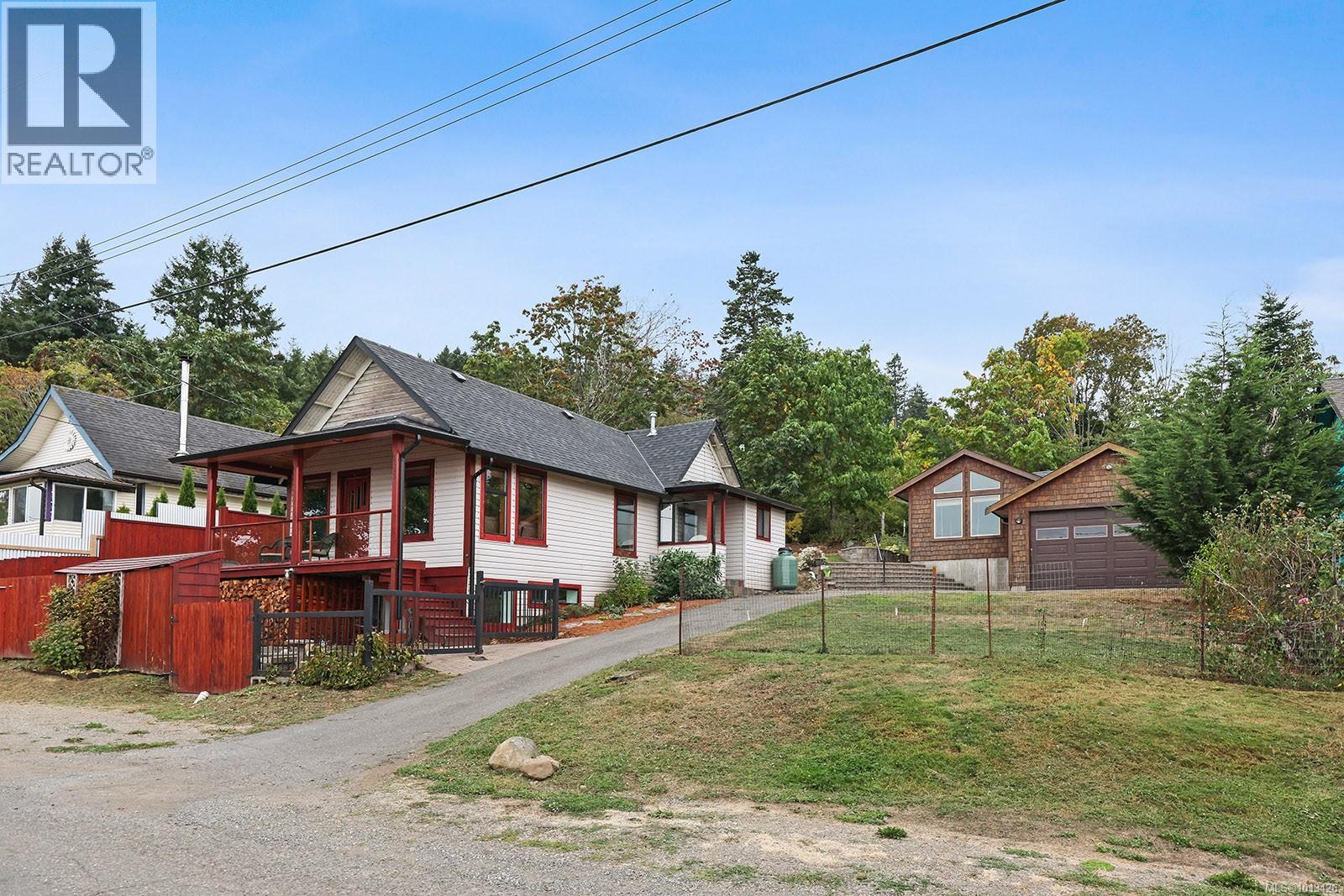5629 1st St, Union Bay, British Columbia  V0R 3B0 - Photo 3 - 1013426