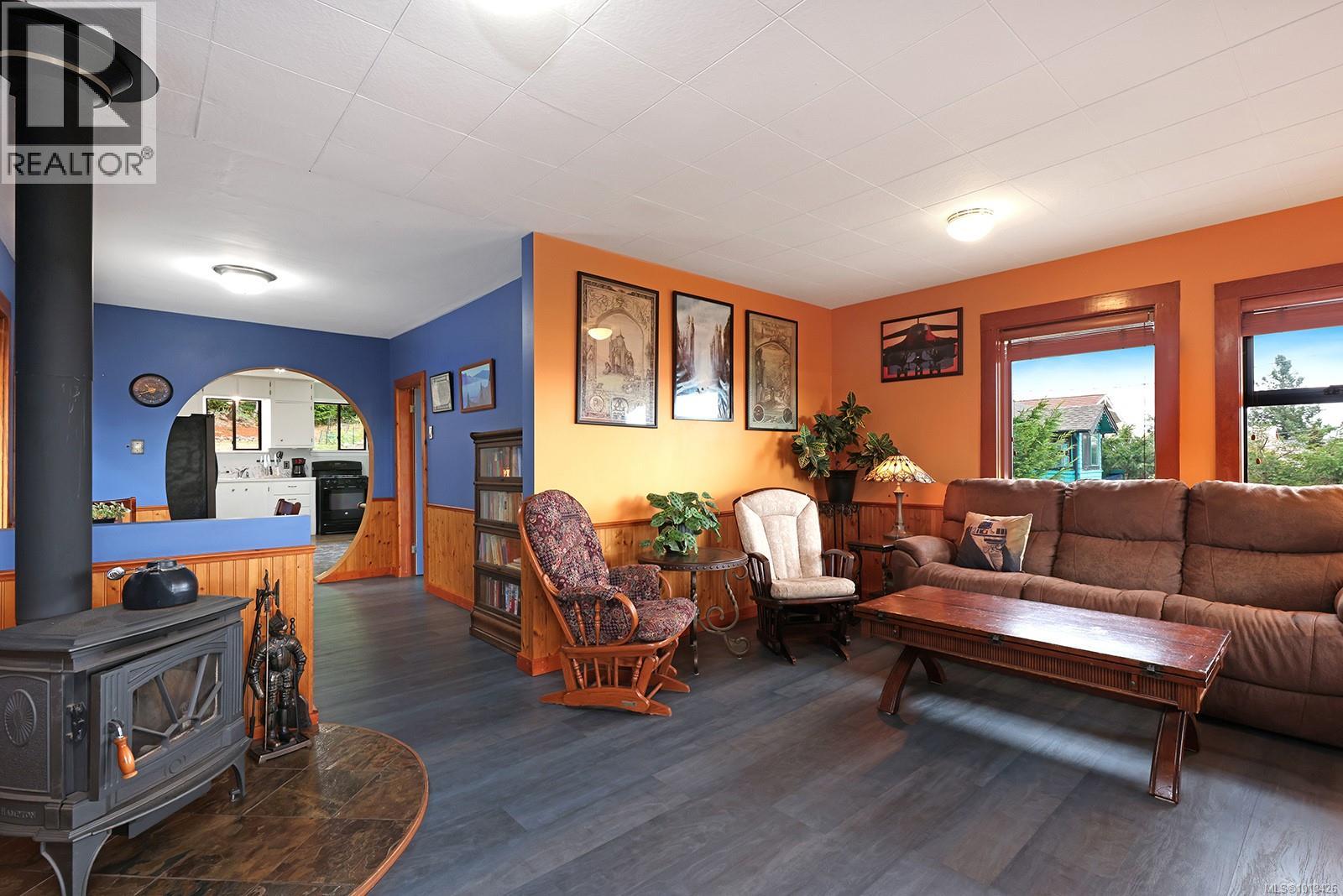 5629 1st St, Union Bay, British Columbia  V0R 3B0 - Photo 11 - 1013426