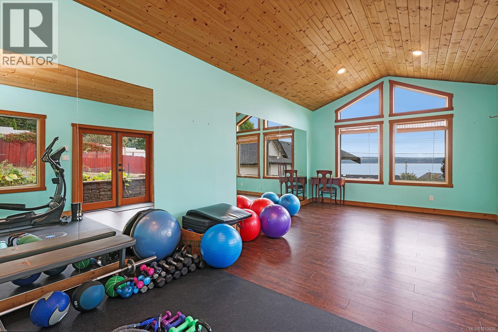 5629 1st St, Union Bay, British Columbia  V0R 3B0 - Photo 34 - 1013426
