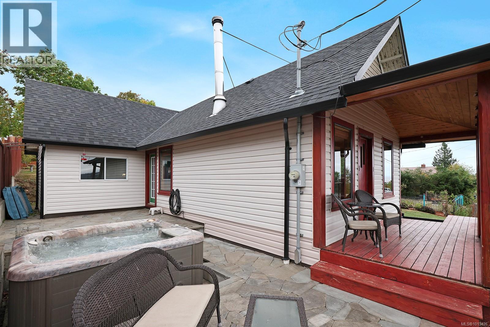 5629 1st St, Union Bay, British Columbia  V0R 3B0 - Photo 27 - 1013426