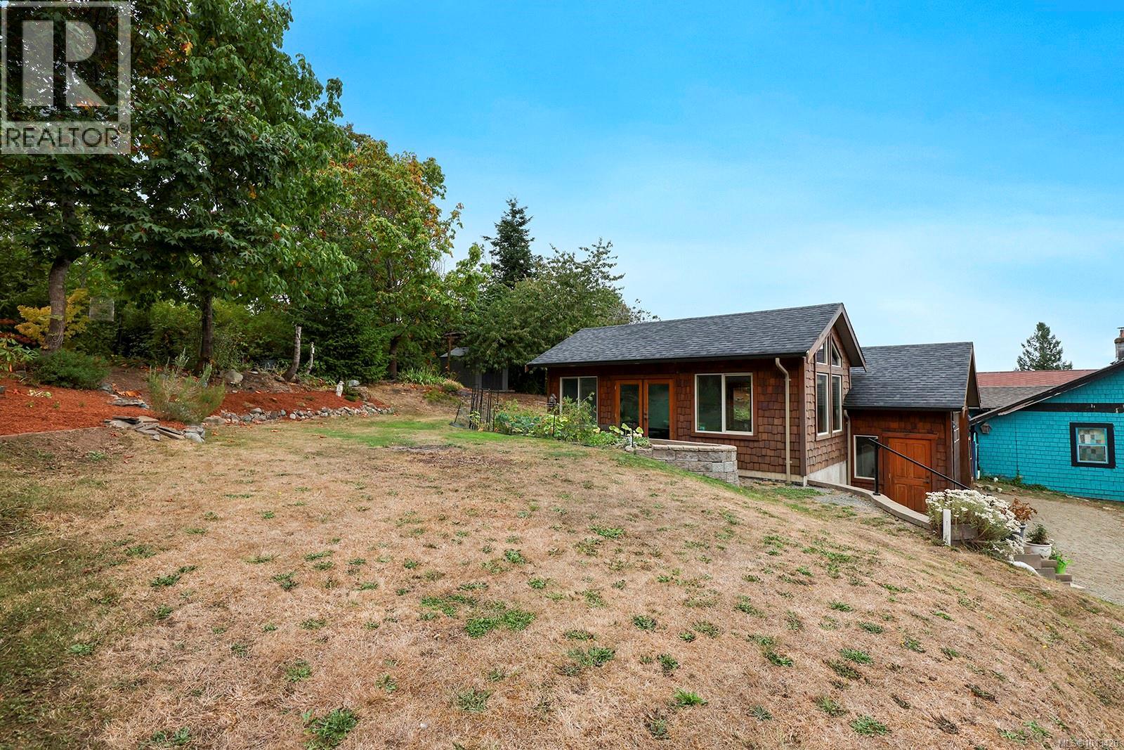 5629 1st St, Union Bay, British Columbia  V0R 3B0 - Photo 30 - 1013426