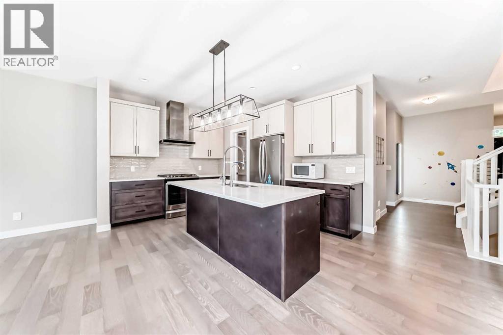 41 Shawnee Green Sw, Calgary, Alberta  T2Y 0P5 - Photo 6 - A2251181