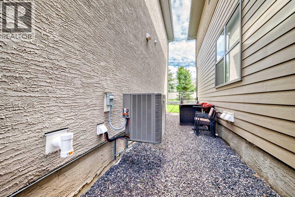 41 Shawnee Green Sw, Calgary, Alberta  T2Y 0P5 - Photo 50 - A2251181