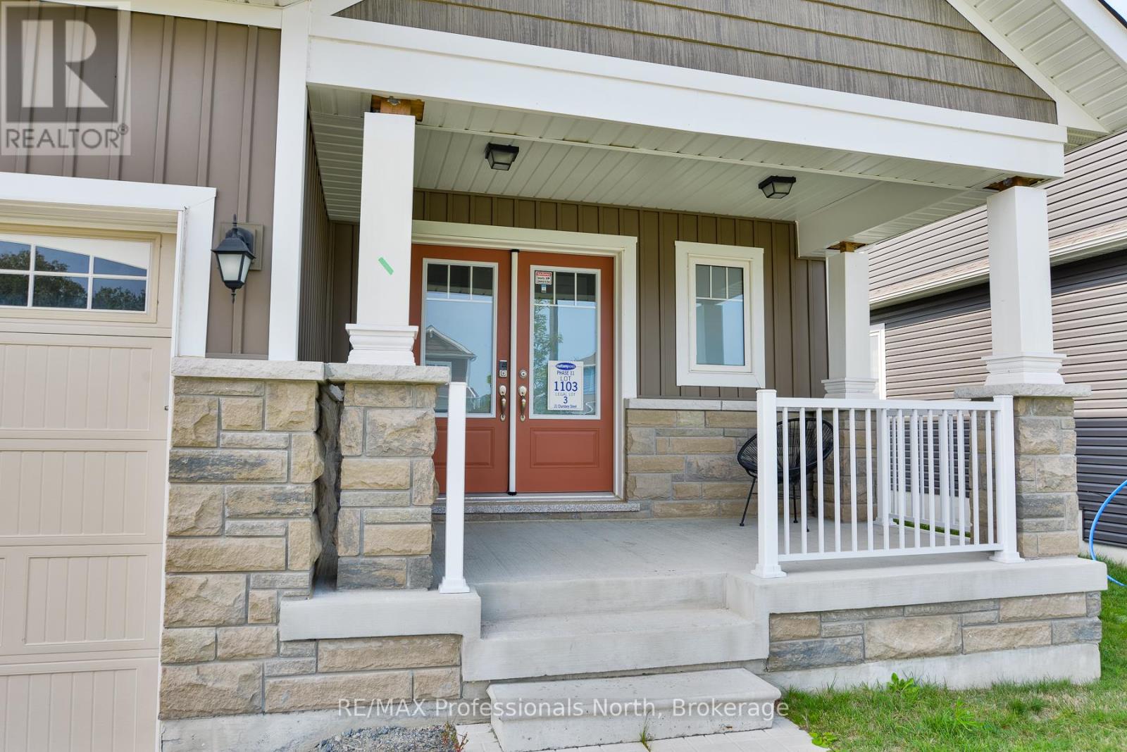 21 Chambery Street, Bracebridge, Ontario  P1L 0N4 - Photo 2 - X12401308