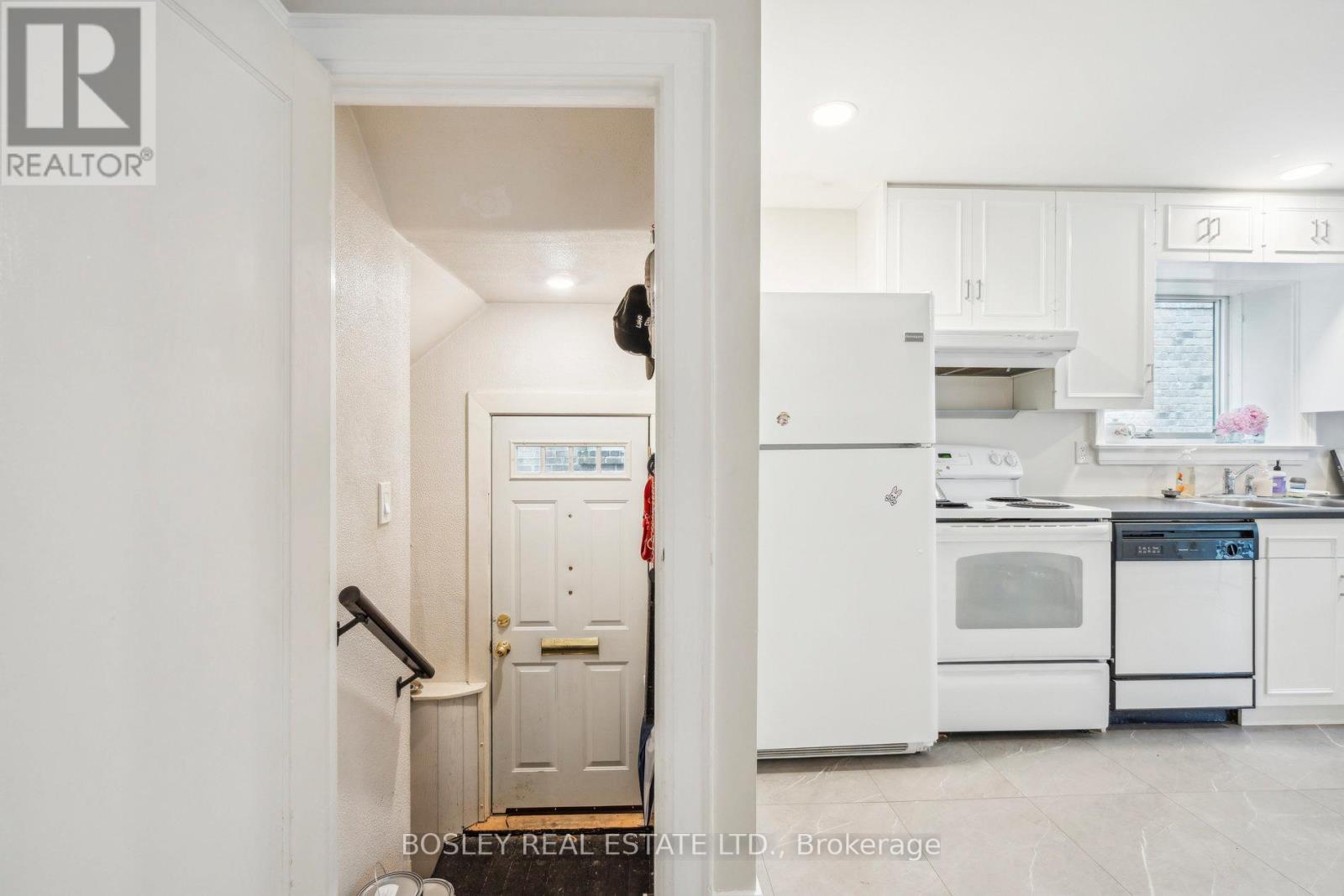 294 Douglas Drive, Toronto (Rosedale-Moore Park), Ontario  M4W 2C2 - Photo 32 - C12401174