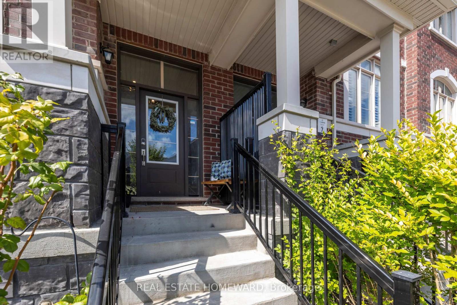 2612 Cerise Manor, Pickering, Ontario  L1X 0G8 - Photo 3 - E12401166