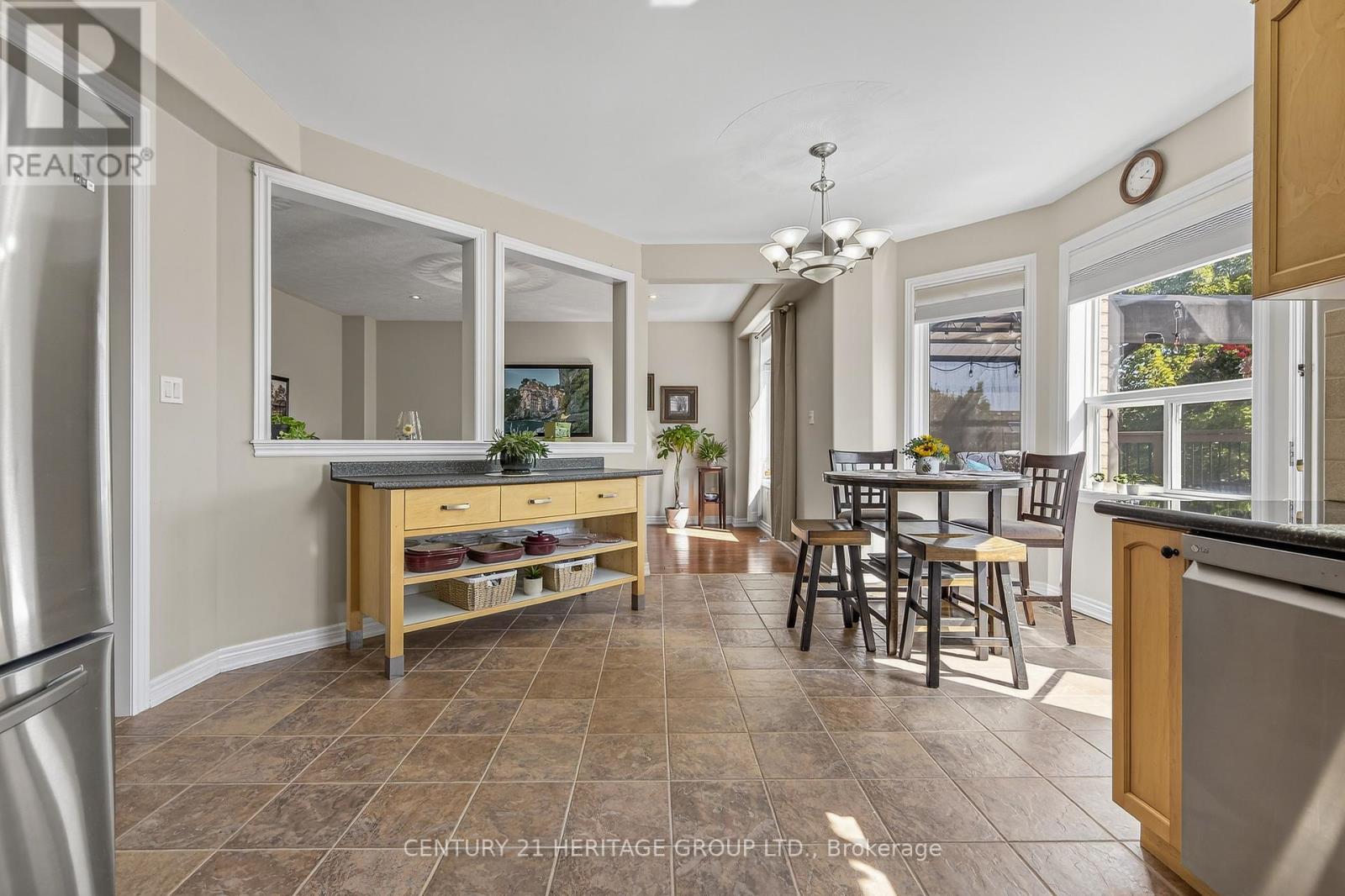 33 Highland Terrace, Bradford West Gwillimbury, Ontario  L3Z 3E9 - Photo 12 - N12401175