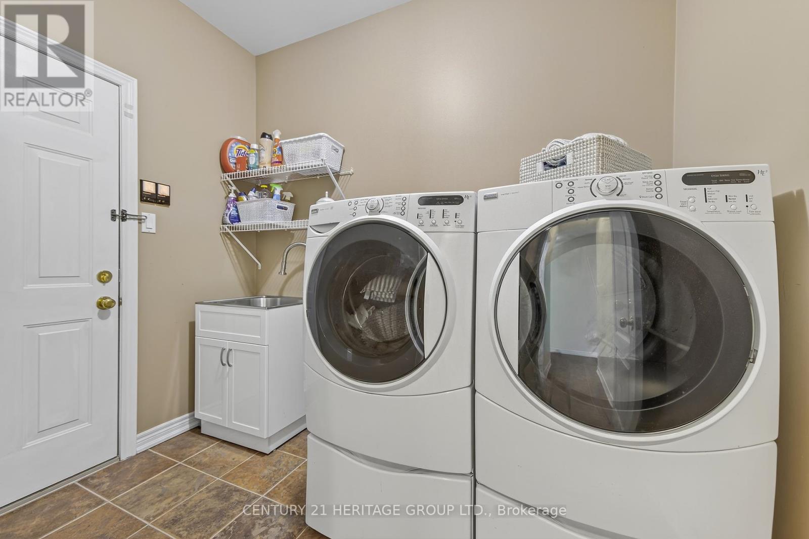 33 Highland Terrace, Bradford West Gwillimbury, Ontario  L3Z 3E9 - Photo 18 - N12401175