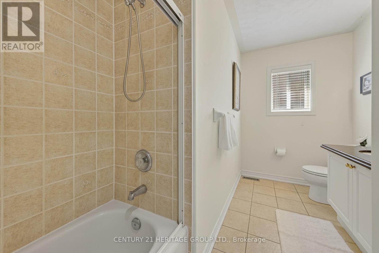 33 Highland Terrace, Bradford West Gwillimbury, Ontario  L3Z 3E9 - Photo 30 - N12401175