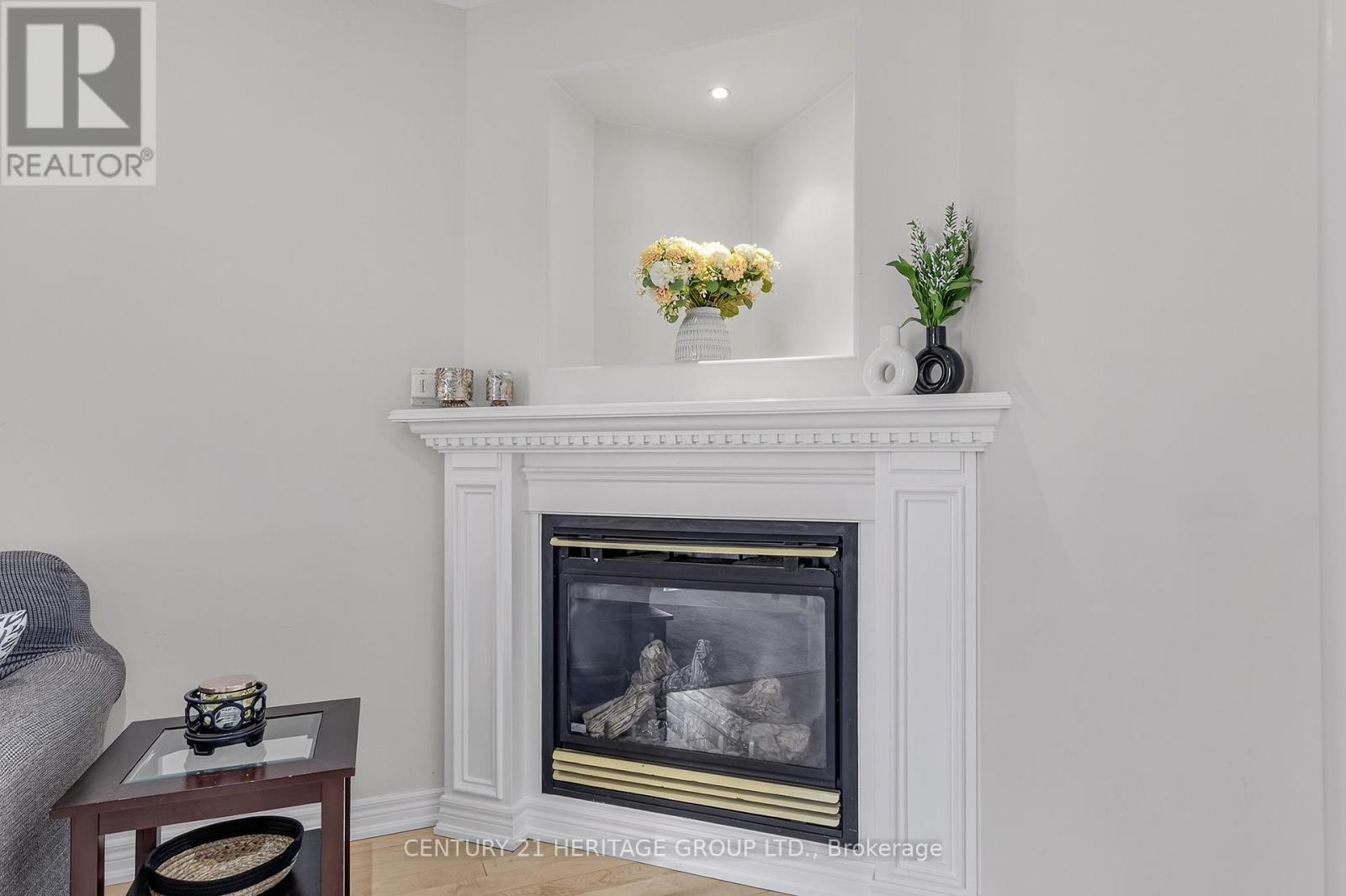 33 Highland Terrace, Bradford West Gwillimbury, Ontario  L3Z 3E9 - Photo 6 - N12401175
