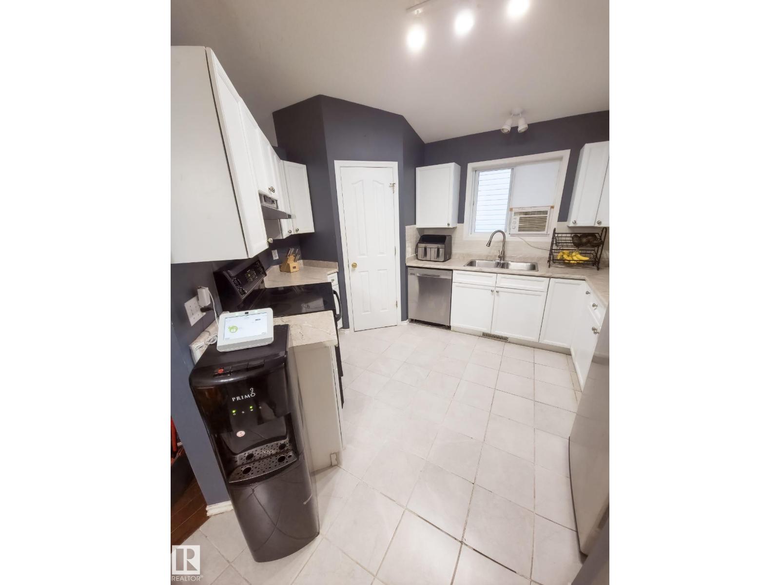 3010 49 St, Beaumont, Alberta  T4X 1S6 - Photo 9 - E4457579