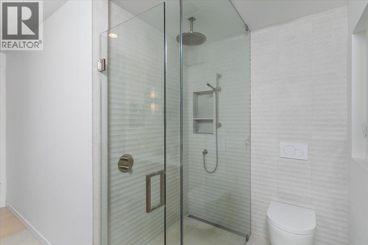 4514 Glenwood Avenue, North Vancouver, British Columbia  V7R 4G5 - Photo 13 - R3047319