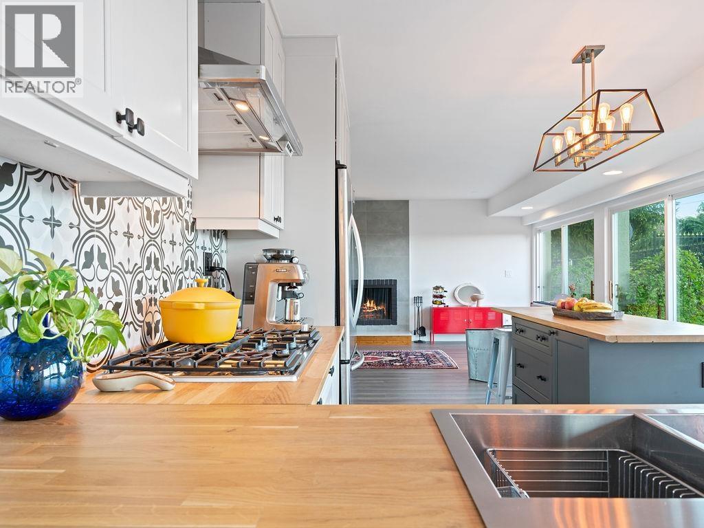 1040 Crestline Road, West Vancouver, British Columbia  V7S 2E2 - Photo 9 - R3047324