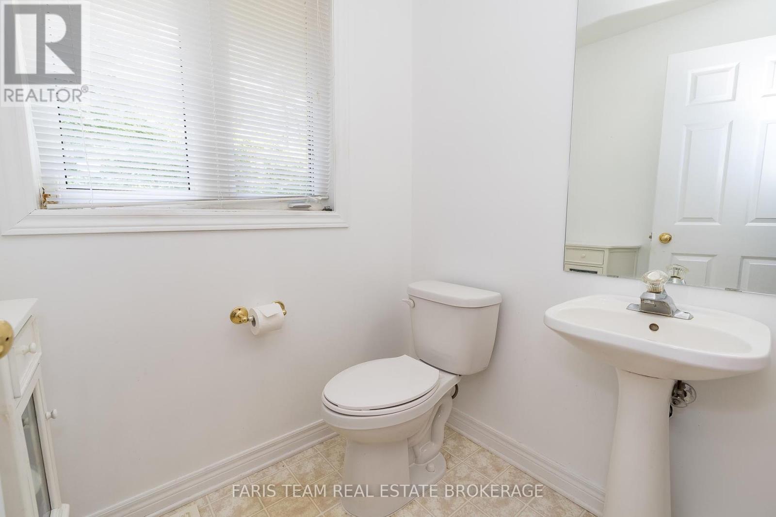 21 Forest Hill Drive, Springwater, Ontario  L9X 0J4 - Photo 25 - S12401187