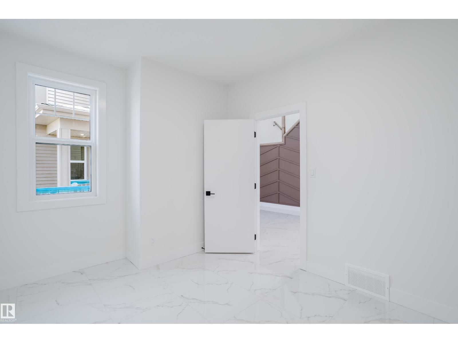 919 18 Av Nw, Edmonton, Alberta  T6T 2X3 - Photo 7 - E4457589