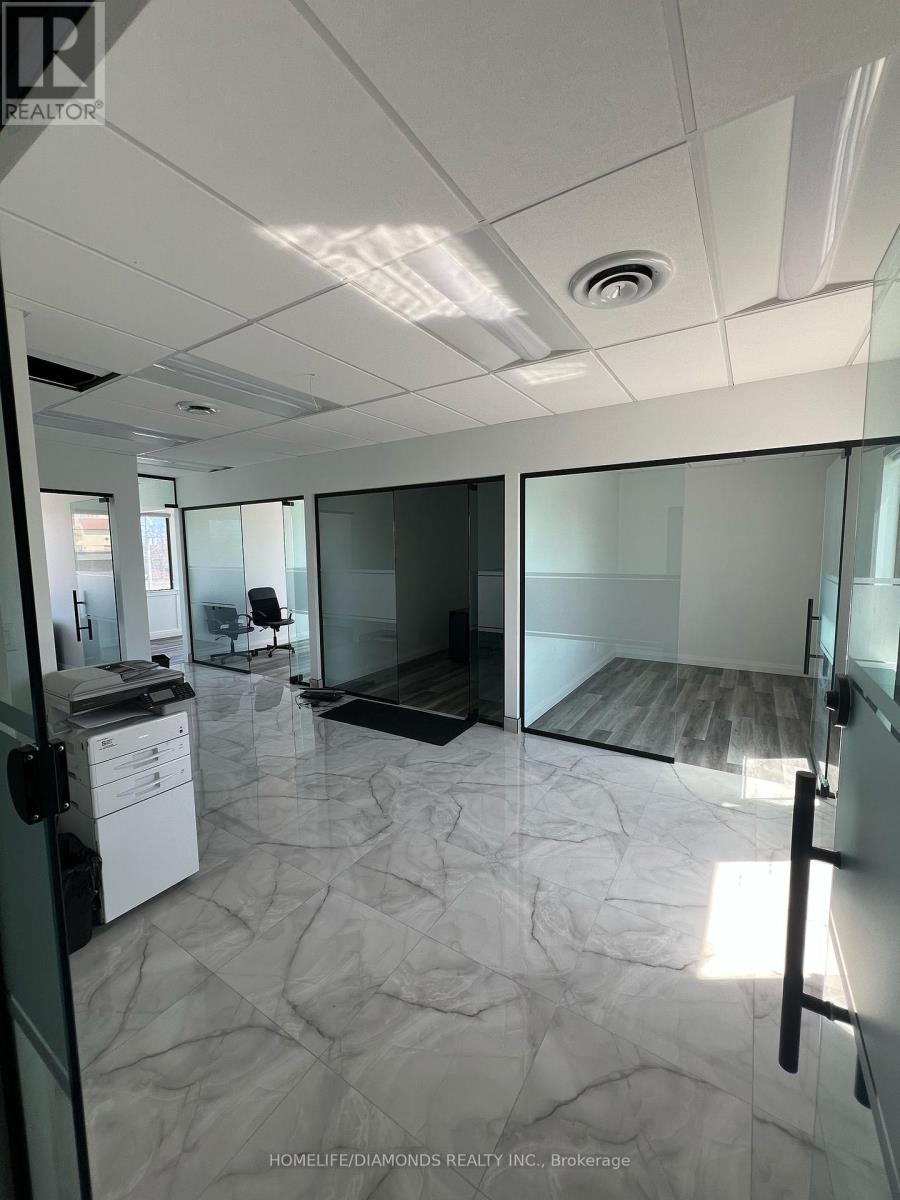 202 - 1830 Dundas Street E, Mississauga, Ontario  L4X 1L8 - Photo 14 - W12401165