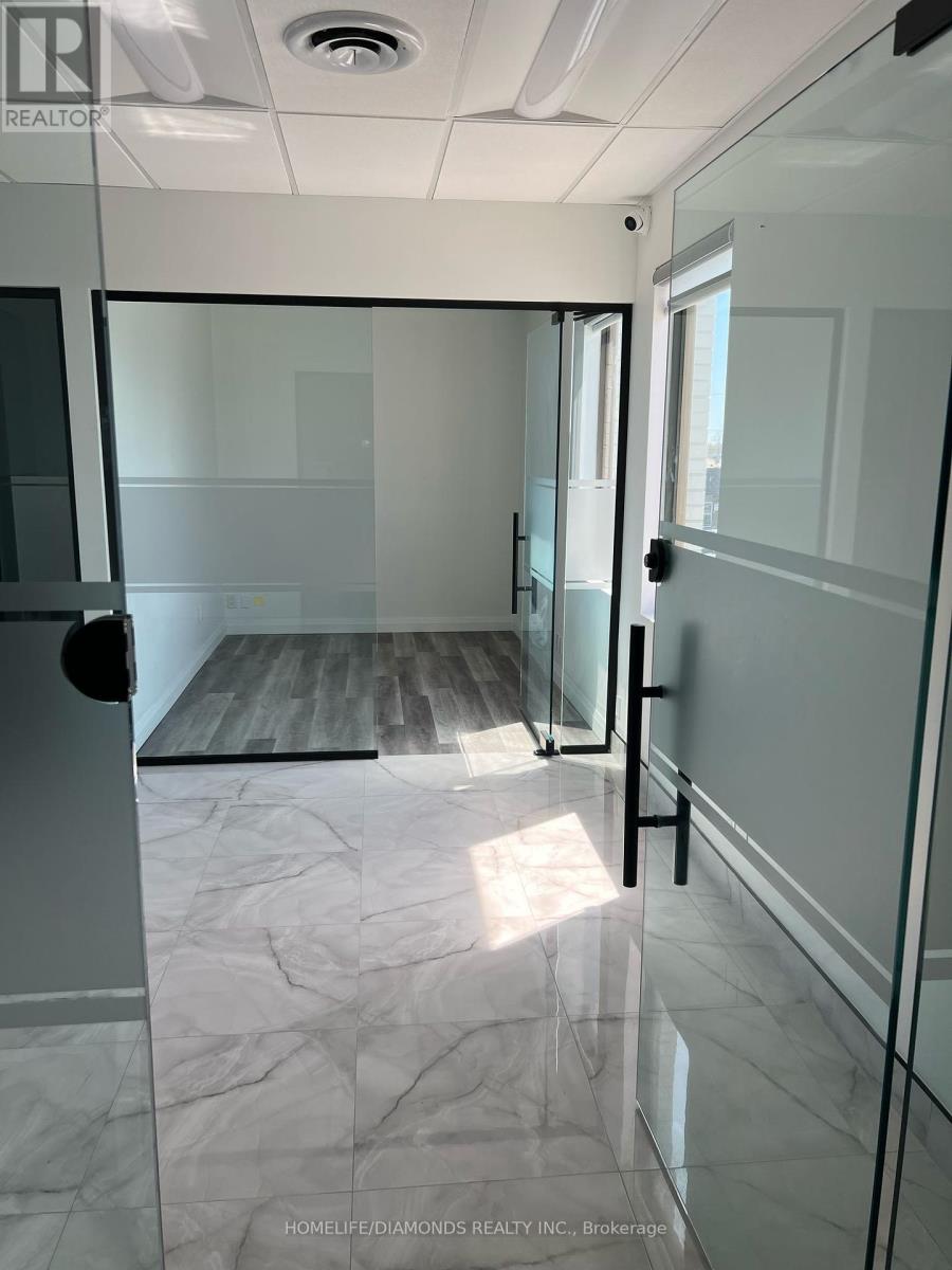 202 - 1830 Dundas Street E, Mississauga, Ontario  L4X 1L8 - Photo 15 - W12401165