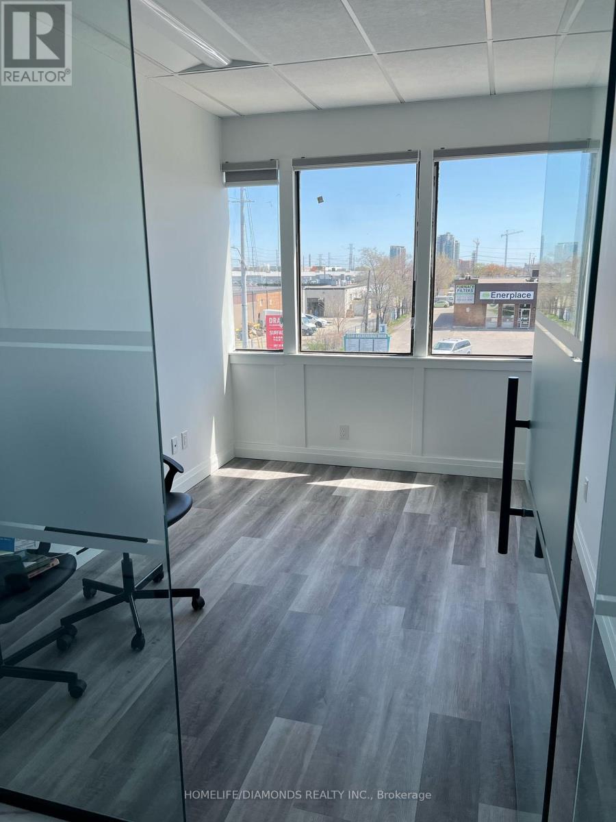 202 - 1830 Dundas Street E, Mississauga, Ontario  L4X 1L8 - Photo 9 - W12401165