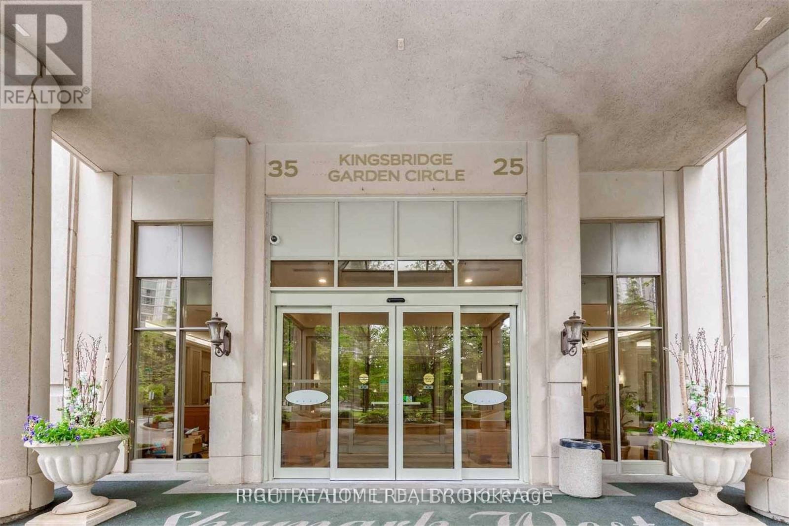 2607 - 35 Kingsbridge Garden Circle, Mississauga, Ontario  L5R 3Z5 - Photo 17 - W12401170