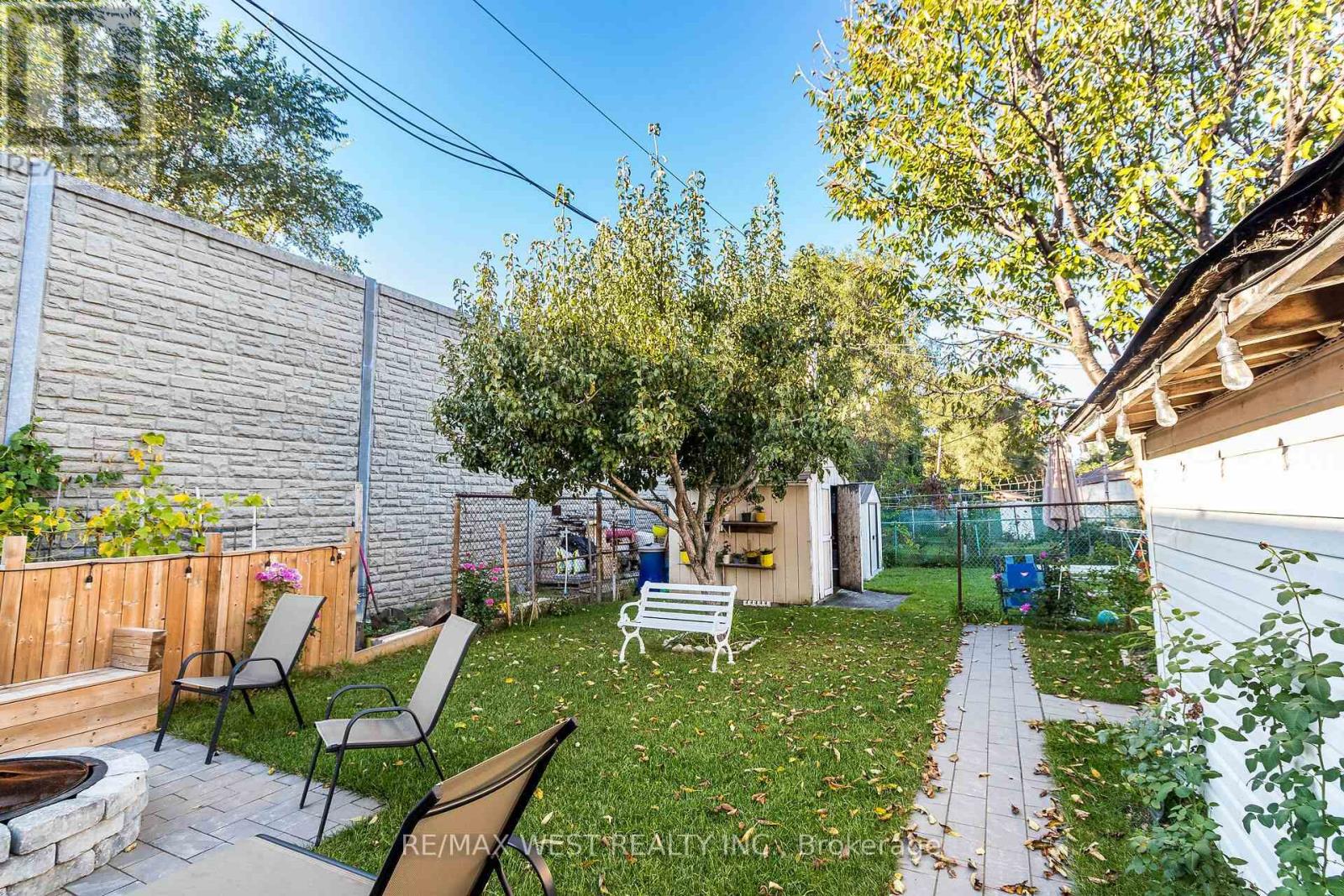 Bsmt - 24 Clarion Road, Toronto, Ontario  M9R 3Y5 - Photo 23 - W12401172