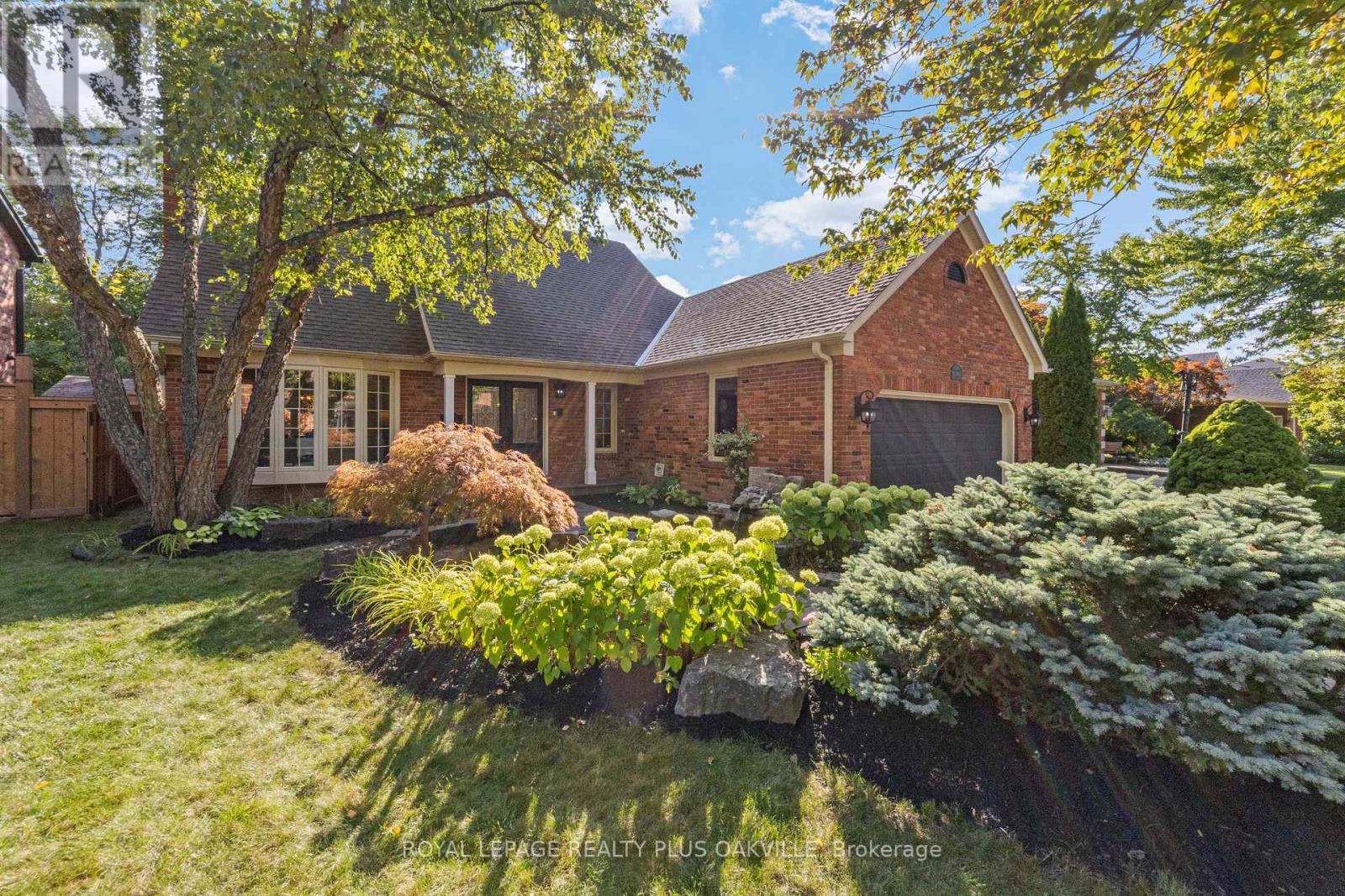 1368 MONKS PASSAGE, Oakville, Ontario