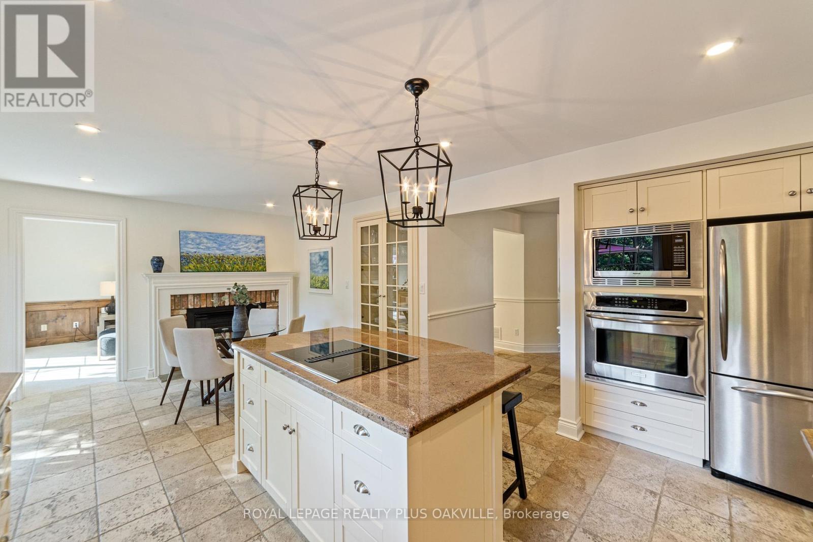 1368 Monks Passage, Oakville, Ontario  L6M 1J5 - Photo 16 - W12401205