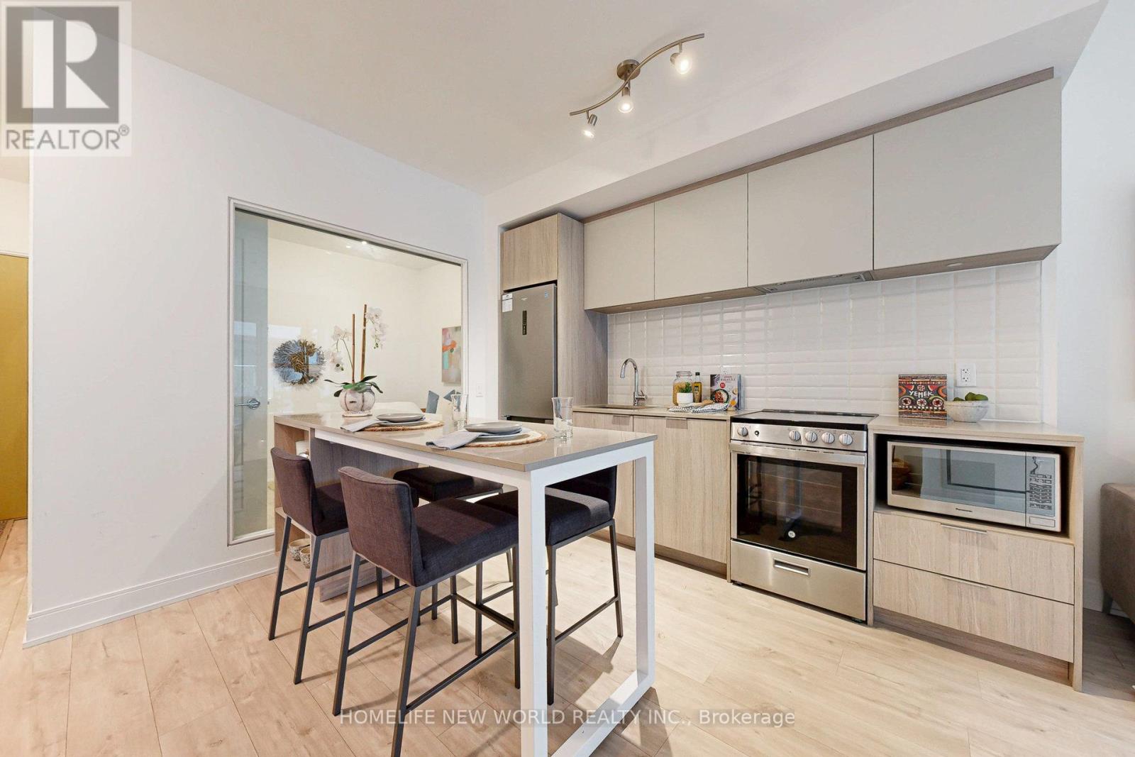 204 - 65 Annie Craig Drive, Toronto (Mimico), Ontario  M8V 0G3 - Photo 12 - W12401240