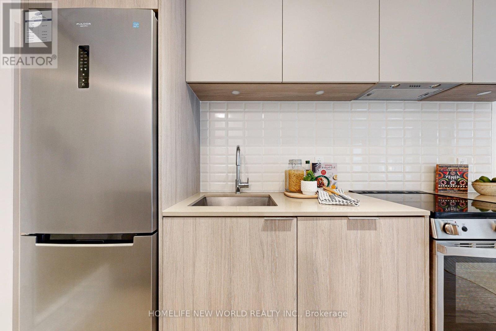 204 - 65 Annie Craig Drive, Toronto (Mimico), Ontario  M8V 0G3 - Photo 15 - W12401240