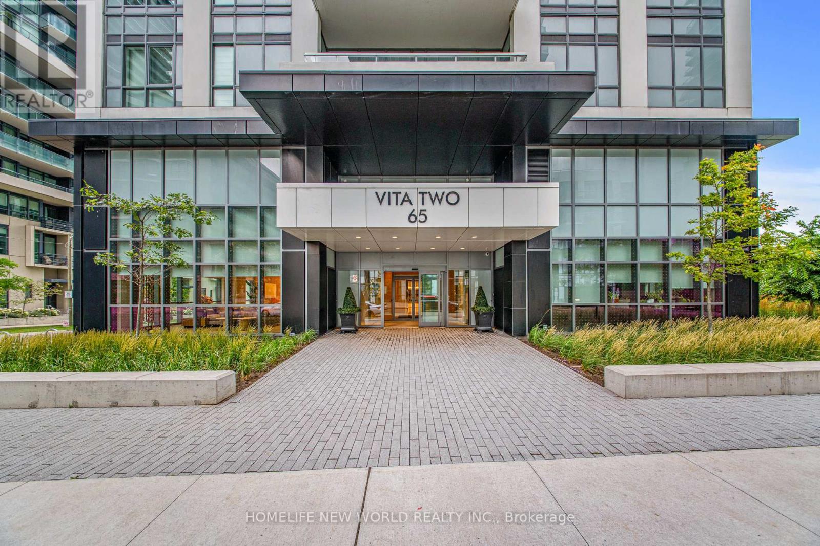 204 - 65 Annie Craig Drive, Toronto (Mimico), Ontario  M8V 0G3 - Photo 3 - W12401240