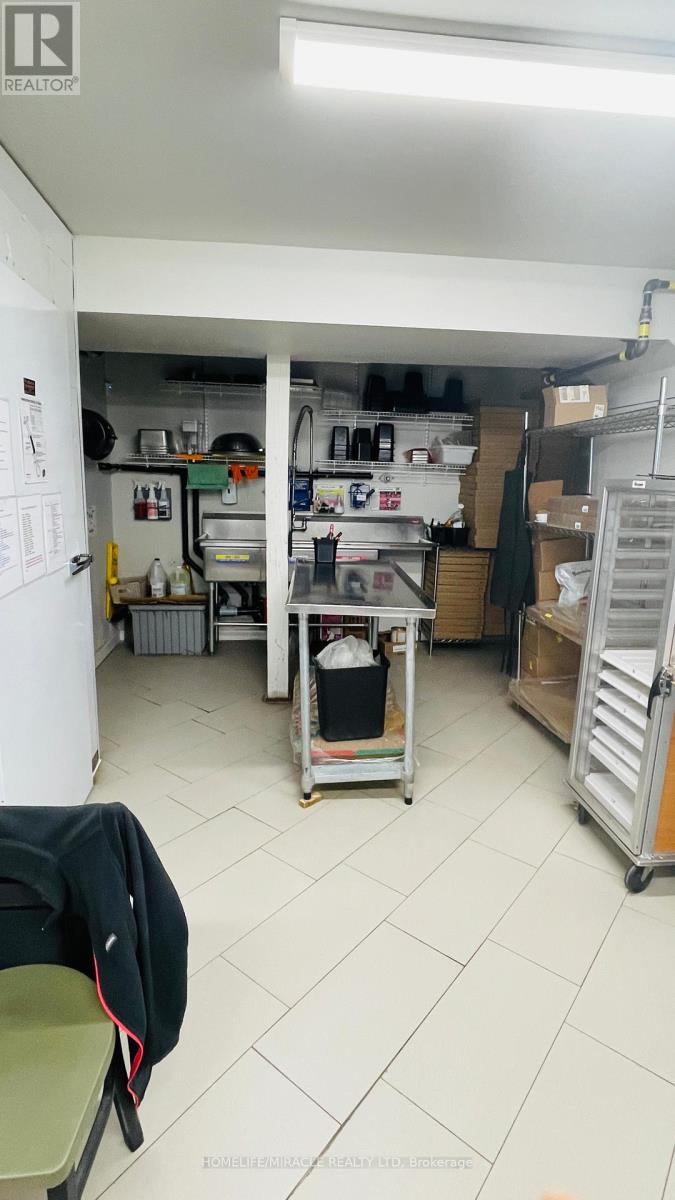 3 - 230-232 Kent Street W, Kawartha Lakes (Lindsay), Ontario  K9V 6A4 - Photo 10 - X12401157