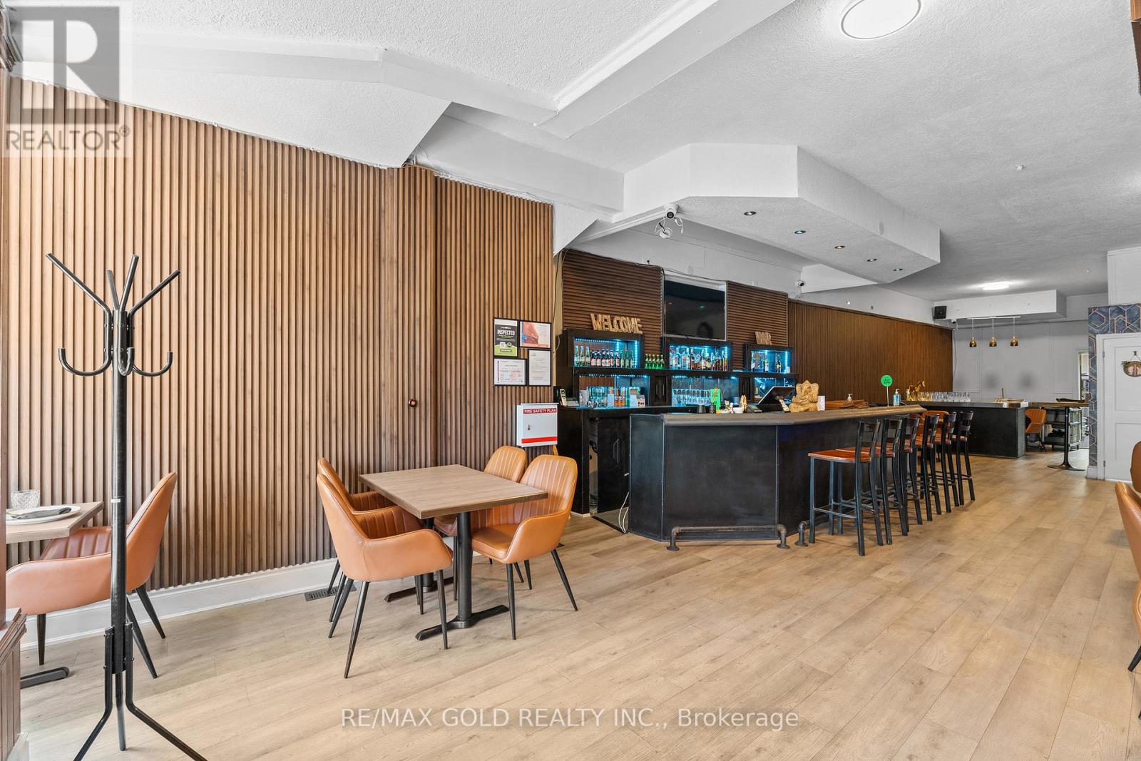 5899 Main Street, Niagara Falls, Ontario  L2G 5Z7 - Photo 12 - X12401178