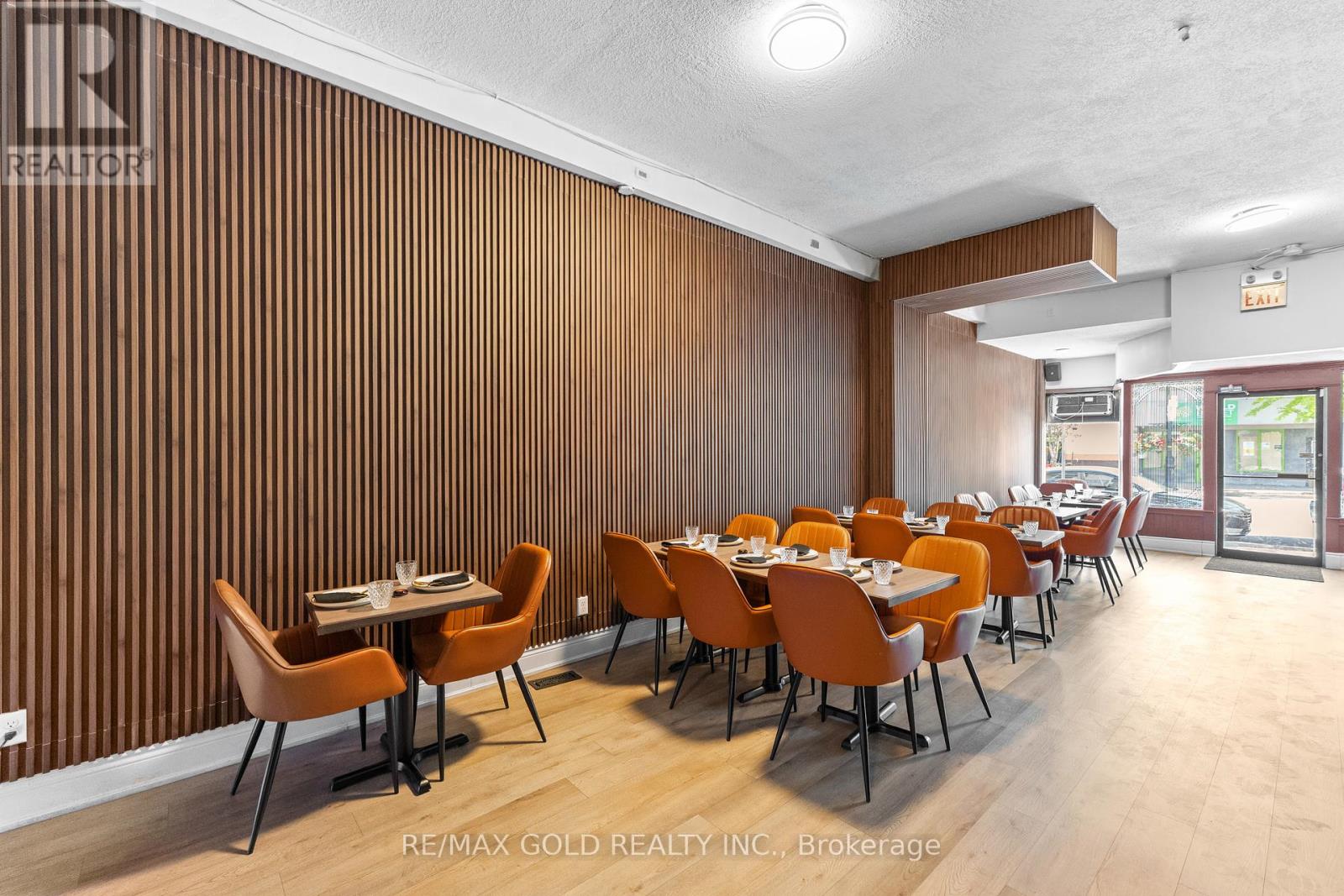 5899 Main Street, Niagara Falls, Ontario  L2G 5Z7 - Photo 15 - X12401178