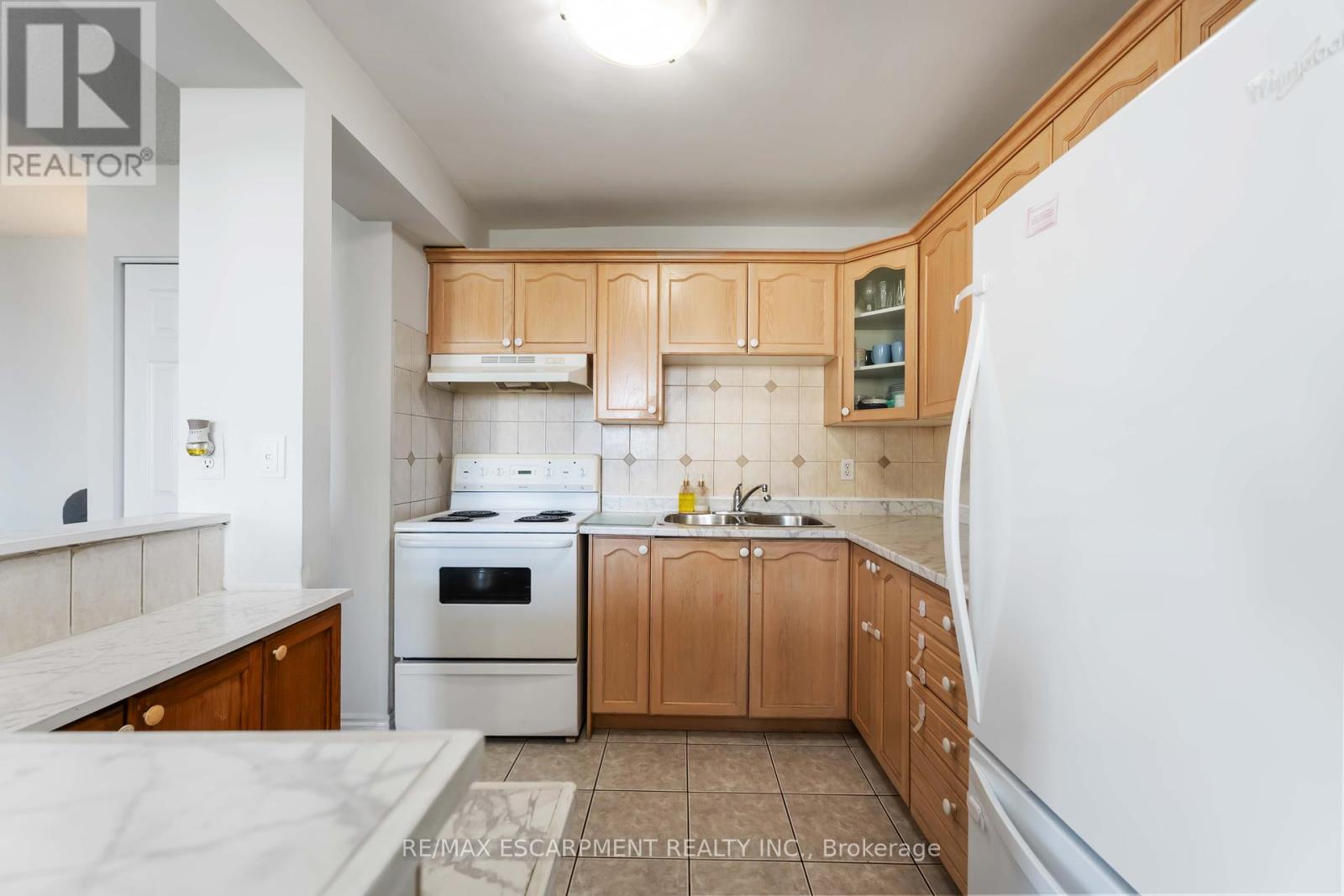 1004 - 75 Glenburn Court, Hamilton, Ontario  L8E 1C7 - Photo 14 - X12401202